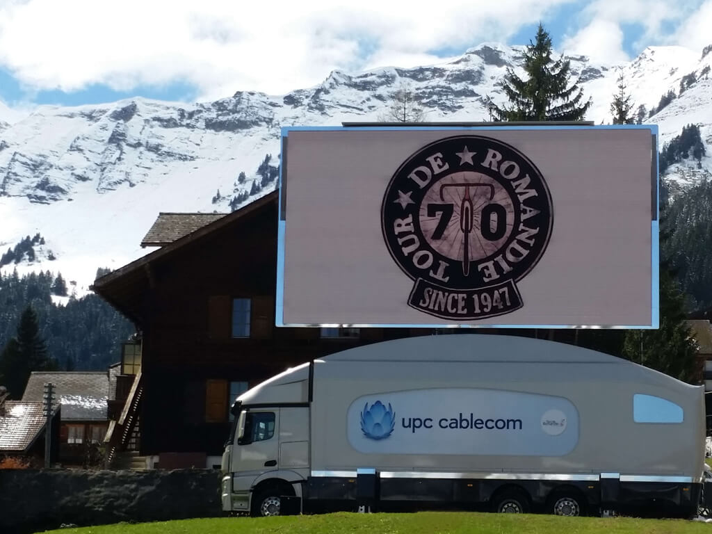 Écran LED VIP sur camion et mât rotatif - 46m²- LMB46