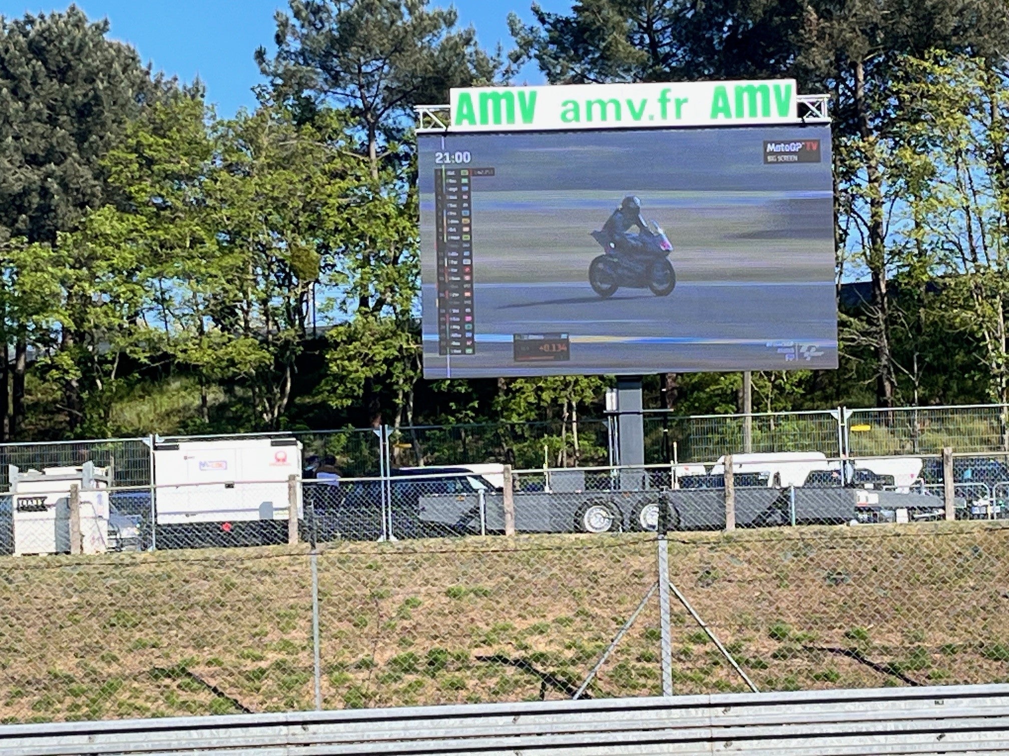 Écran LED sur remorque et mât rotatif de 21m² - LM21 – 4 unités