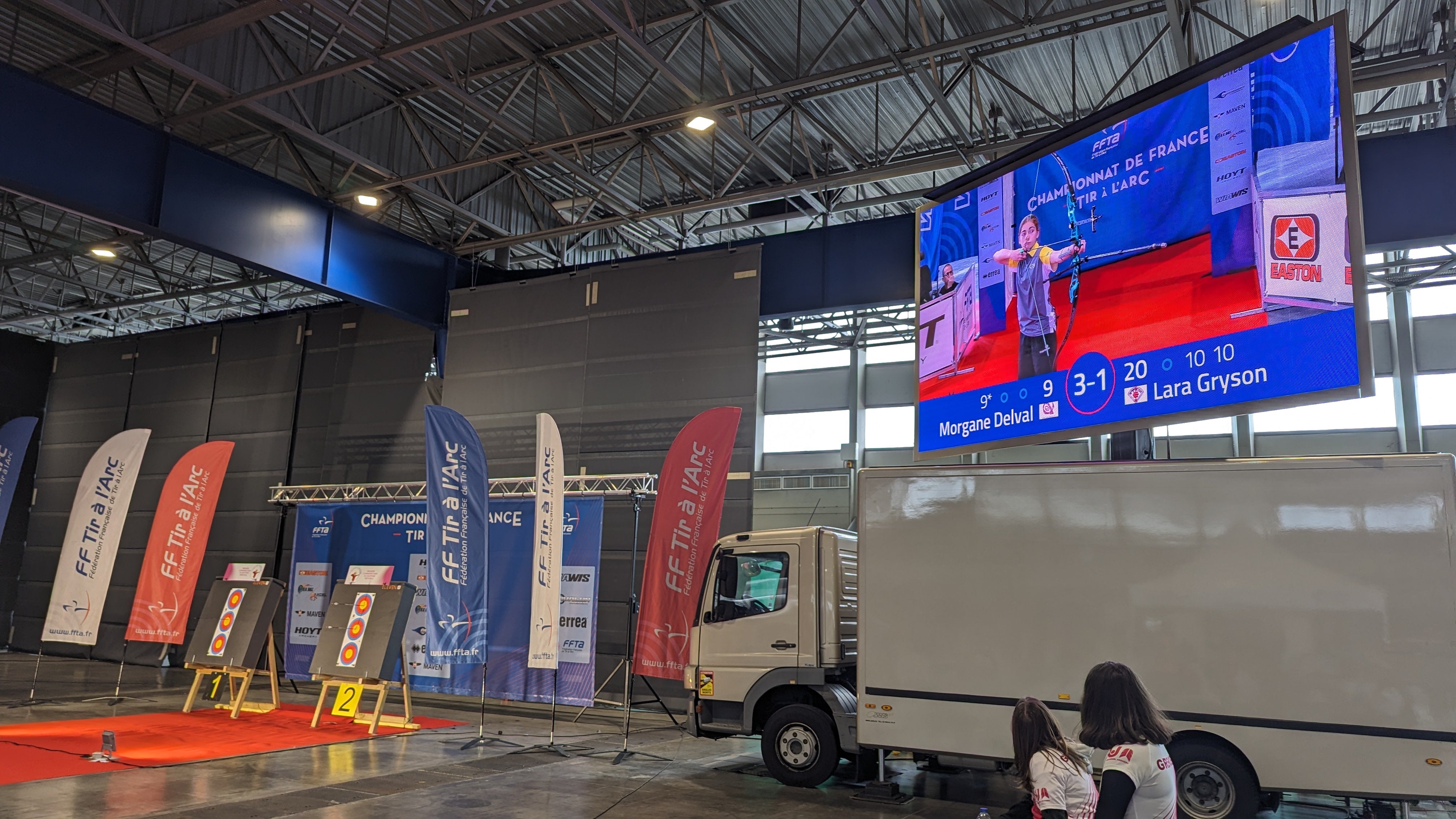 Écran LED sur camion et mât rotatif de 15m2 - LMC15 - 2 unités