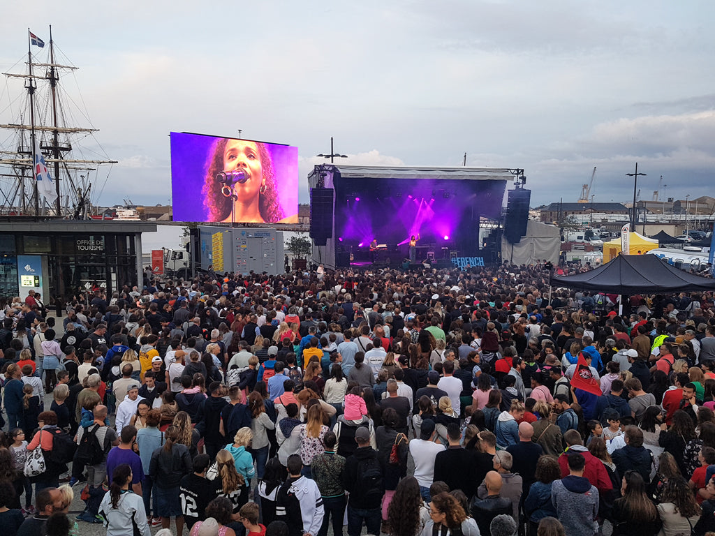 Écran LED sur conteneur et mât rotatif de 30m2  - LMC30 - 2 unités