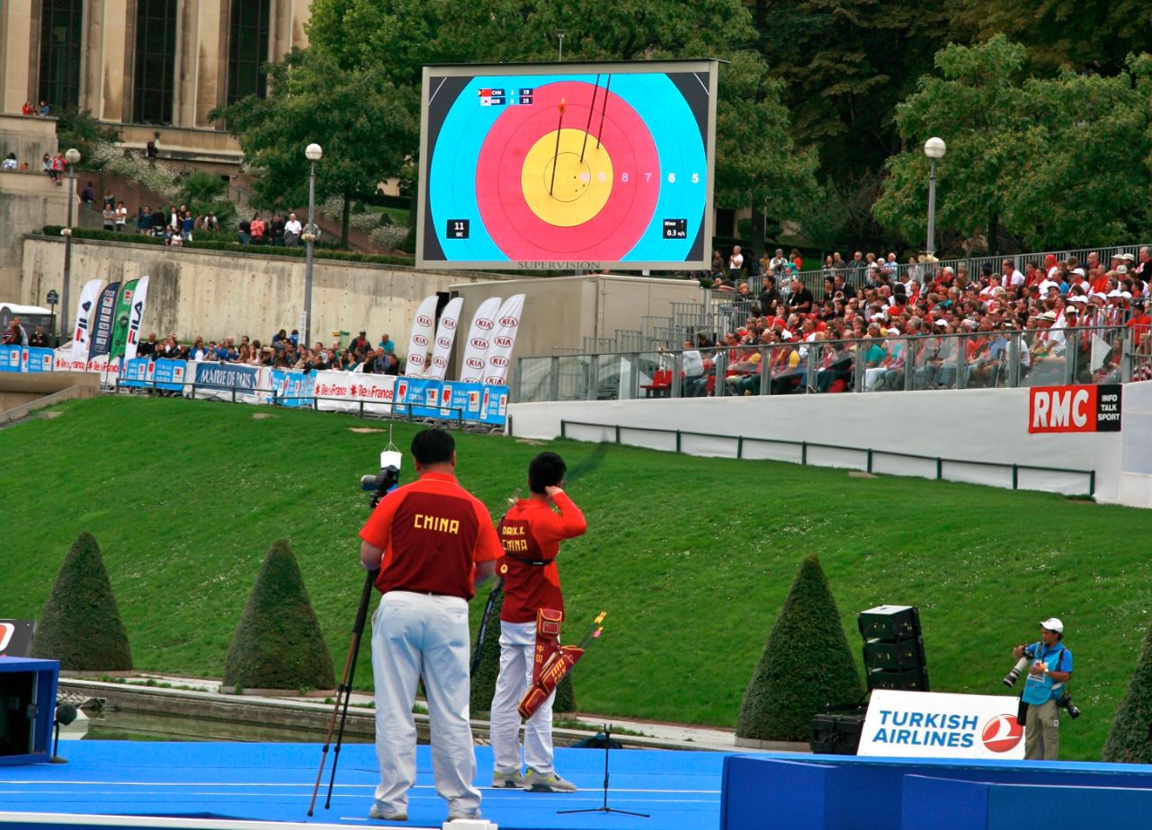 Écran LED sur conteneur et mât rotatif de 30m2  - LMC30 - 2 unités