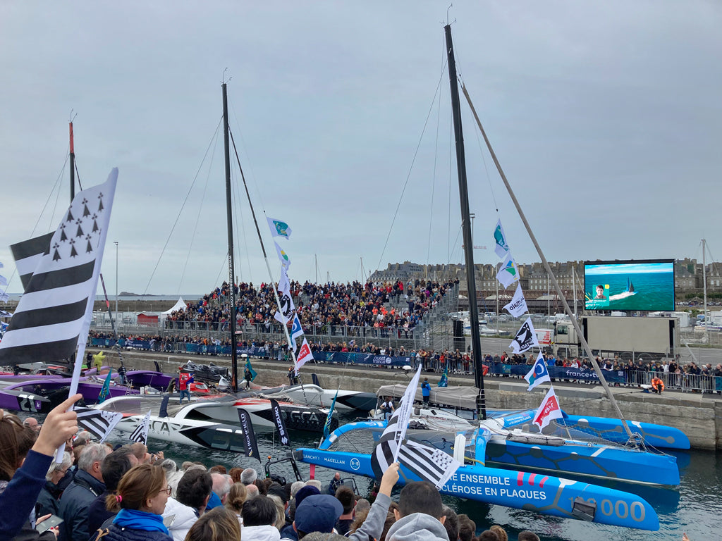 Écran LED sur conteneur et mât rotatif de 30m2  - LMC30 - 2 unités