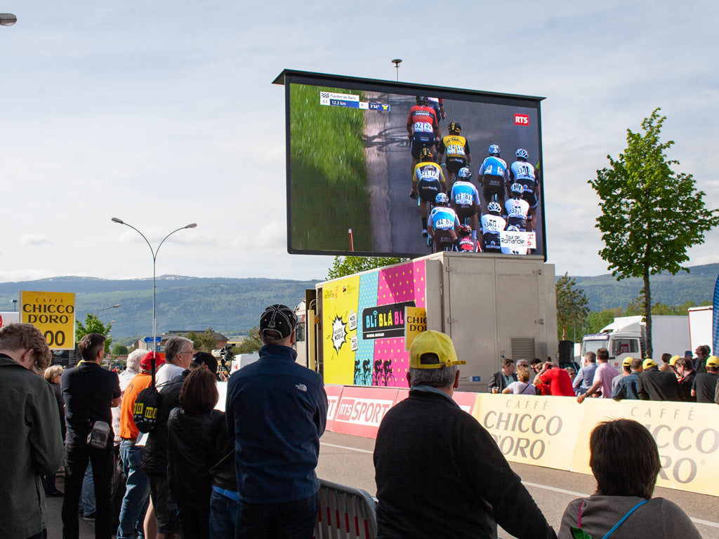 Écran LED sur conteneur et mât rotatif de 30m2  - LMC30 - 2 unités