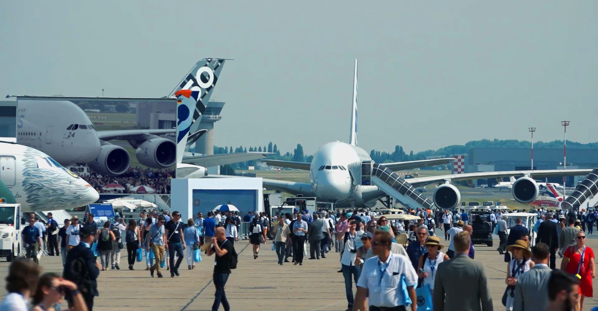 In The Sky Of Le Bourget Supervision